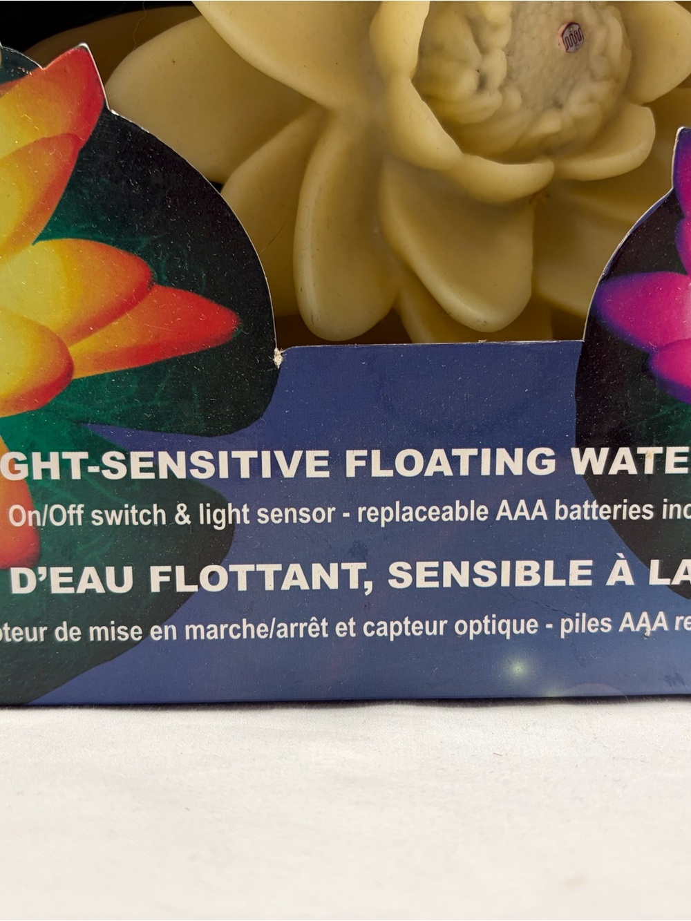 Light-Sensitive Floating Water Lily LED - Picture 4 of 4